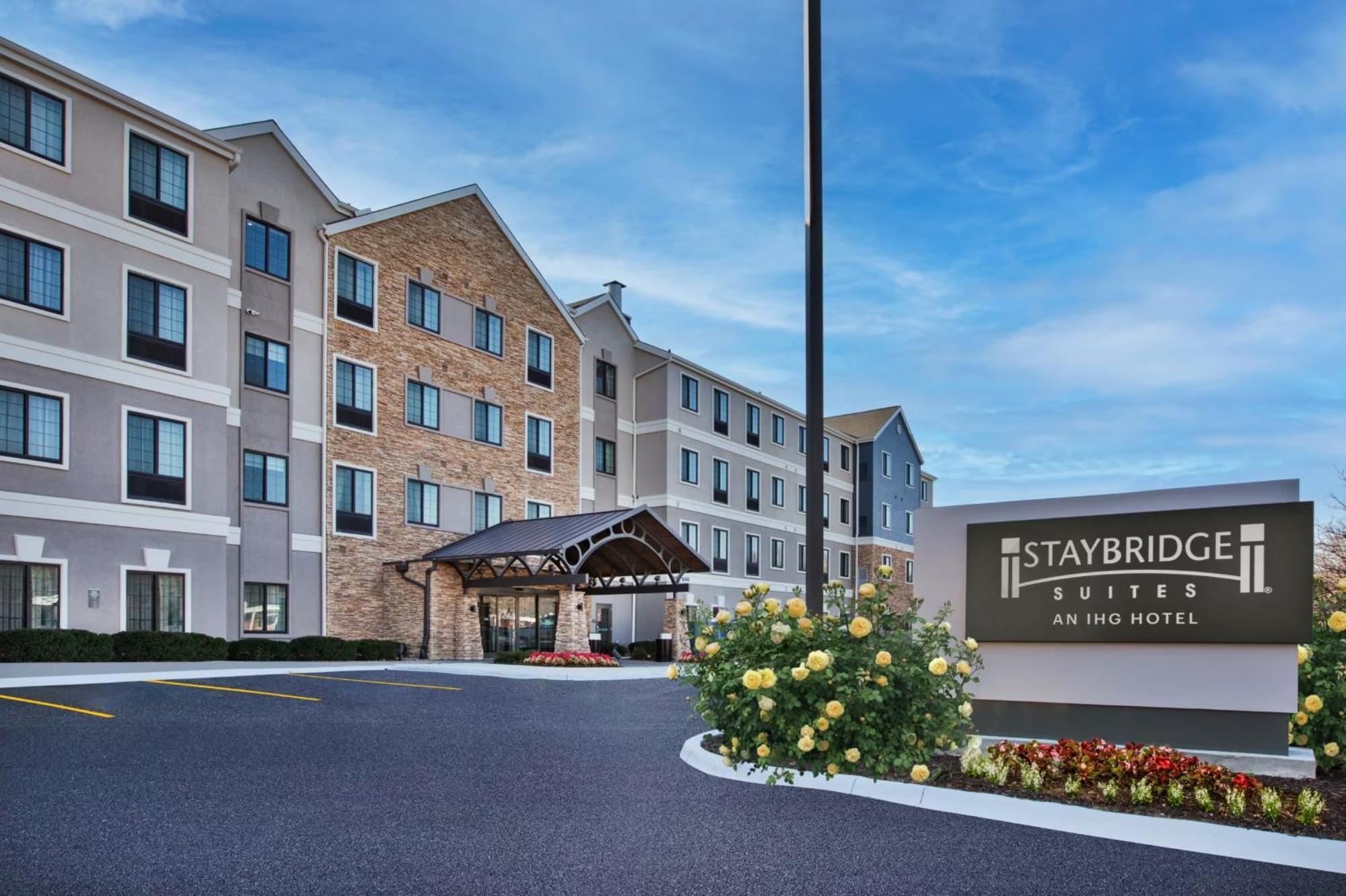 Staybridge Suites Omaha 80Th And Dodge By Ihg Exteriör bild
