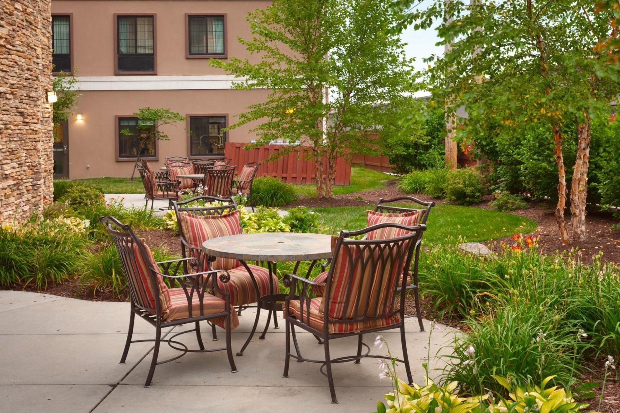 Staybridge Suites Omaha 80Th And Dodge By Ihg Exteriör bild