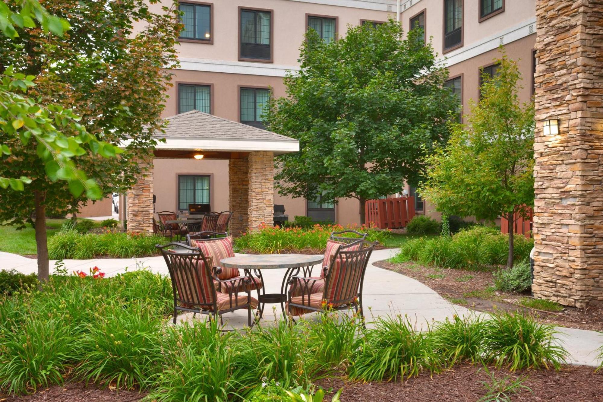 Staybridge Suites Omaha 80Th And Dodge By Ihg Exteriör bild