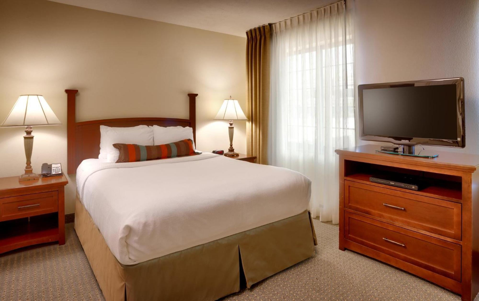 Staybridge Suites Omaha 80Th And Dodge By Ihg Exteriör bild